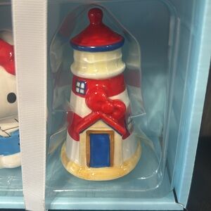 Hello Kitty Salt & Pepper Shakers - Thumbnail 3